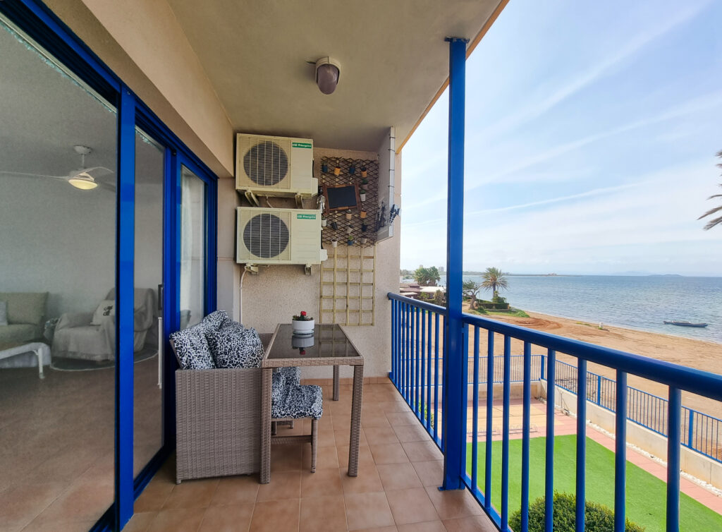 ShoreHouse Playa Honda Seafront Apartment