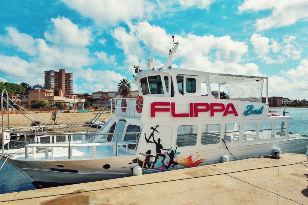 flippa boat fiestas excursiones La manga del Mar Menor - Cabo de Palos - La Manga Club -Mangawik